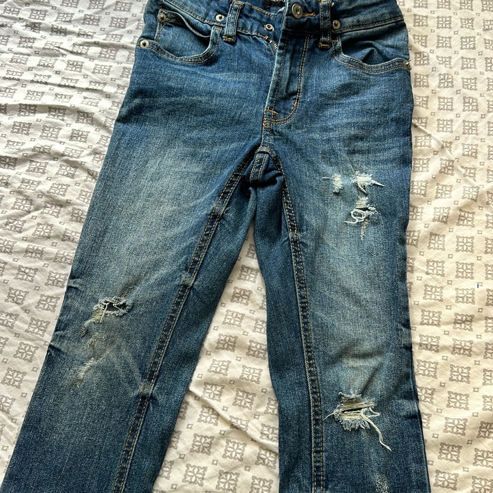 Hudson Unisex distressed jeans. Size 6 kids. EUC